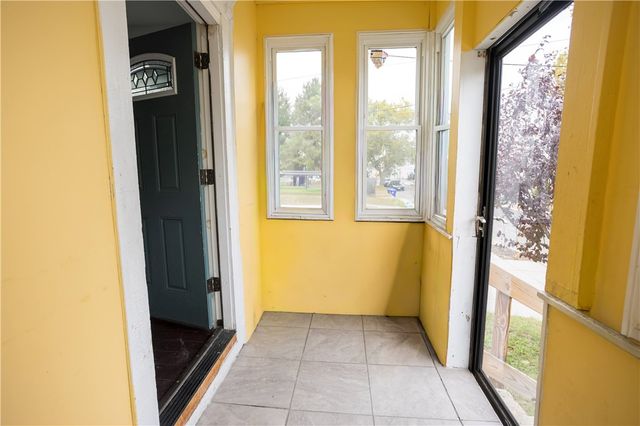 28 Yorkshire Street, Providence, RI 02908