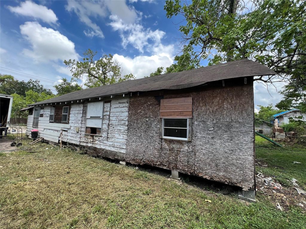 7004 Market Street, Houston, TX 77020