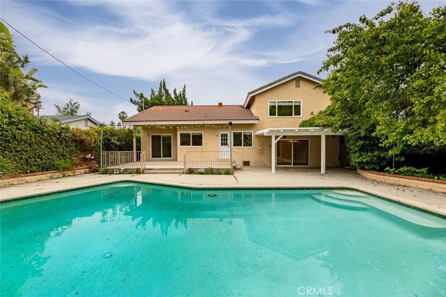 19834 Haynes Street, Woodland Hills, CA 91367