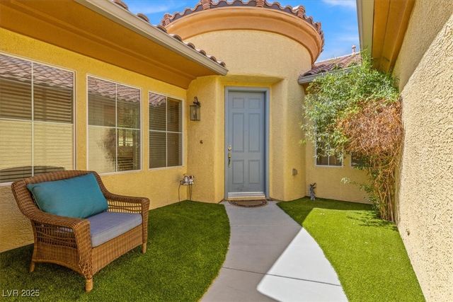 7252 Royal Melbourne Drive, Las Vegas, NV 89131