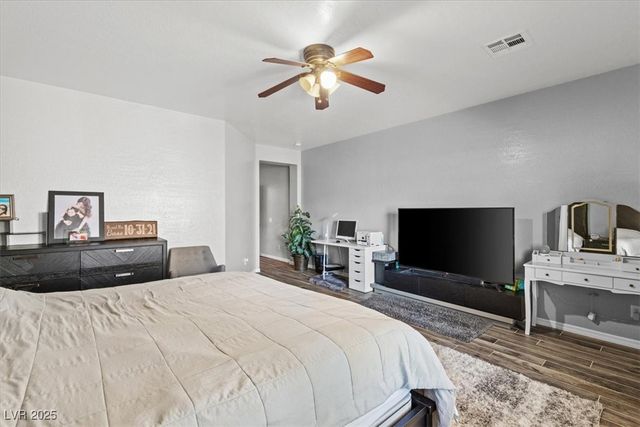 7252 Royal Melbourne Drive, Las Vegas, NV 89131