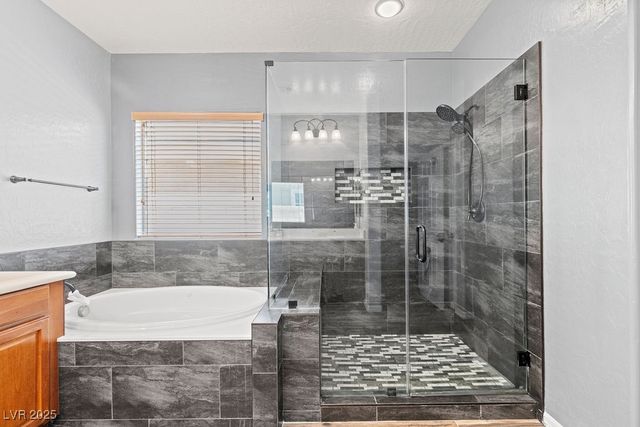 7252 Royal Melbourne Drive, Las Vegas, NV 89131