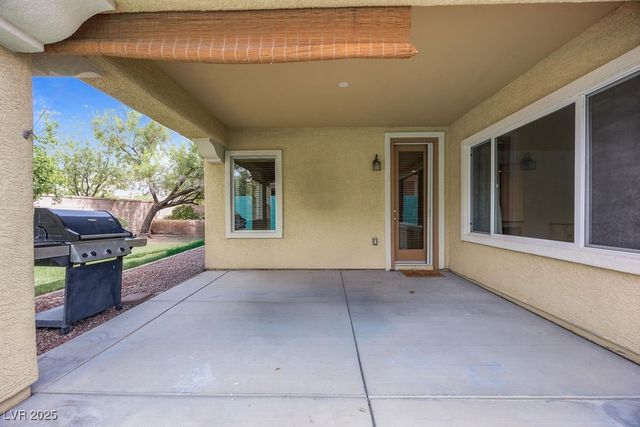 7252 Royal Melbourne Drive, Las Vegas, NV 89131