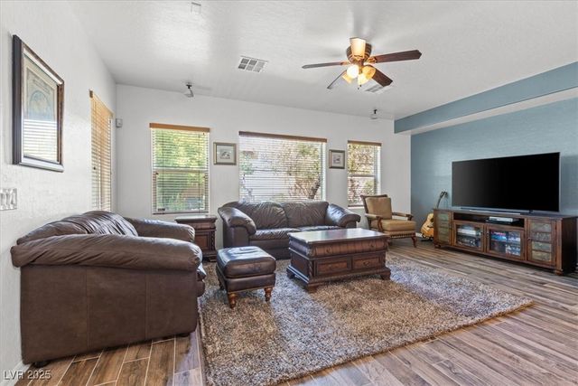 7252 Royal Melbourne Drive, Las Vegas, NV 89131