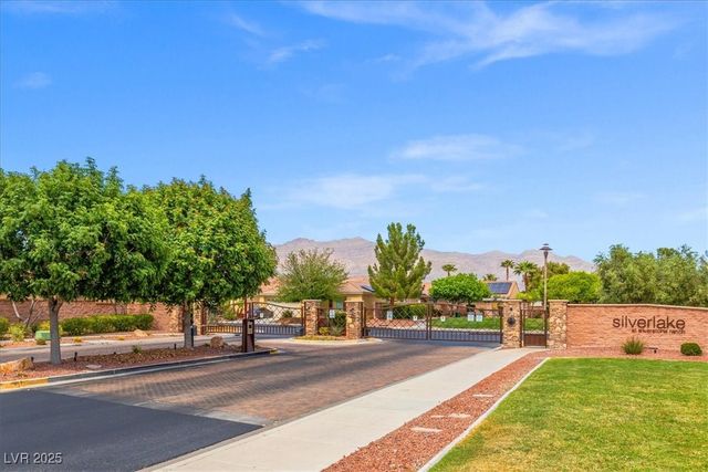 7252 Royal Melbourne Drive, Las Vegas, NV 89131