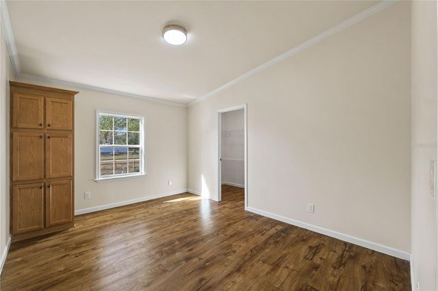 8019 N MEADOWVIEW CIR, Tampa, FL 33625