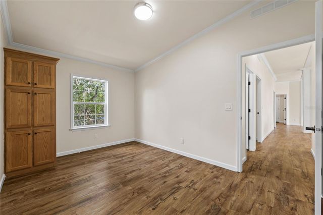 8019 N MEADOWVIEW CIR, Tampa, FL 33625