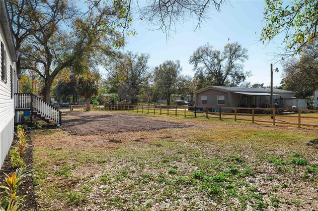 8019 N MEADOWVIEW CIR, Tampa, FL 33625