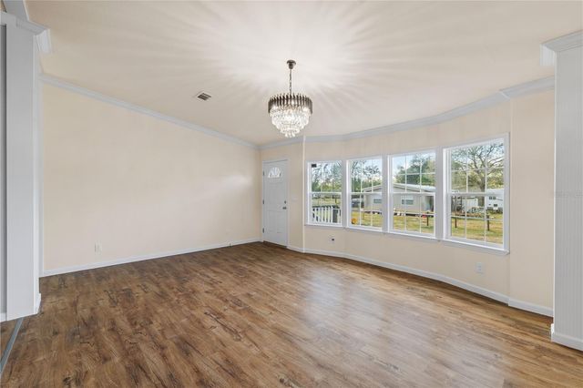 8019 N MEADOWVIEW CIR, Tampa, FL 33625