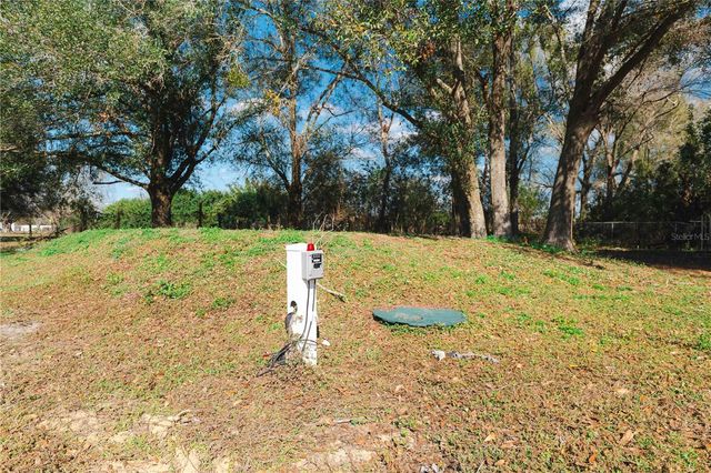 8019 N MEADOWVIEW CIR, Tampa, FL 33625