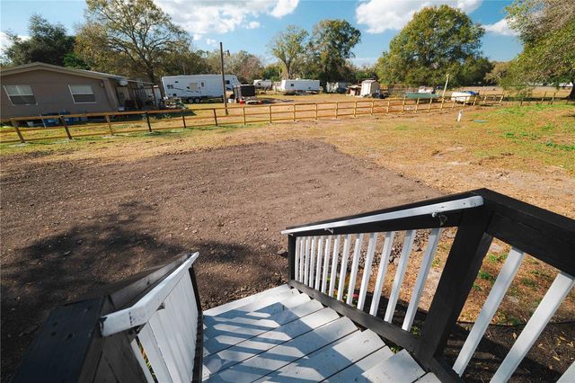 8019 N MEADOWVIEW CIR, Tampa, FL 33625