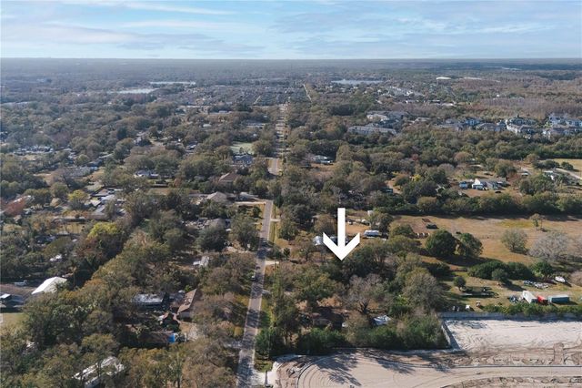 8019 N MEADOWVIEW CIR, Tampa, FL 33625