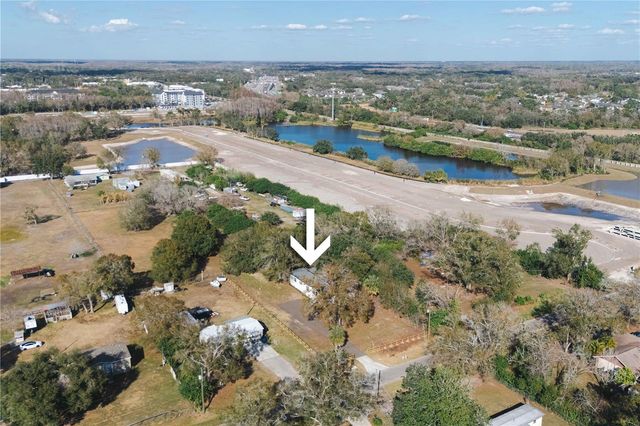 8019 N MEADOWVIEW CIR, Tampa, FL 33625