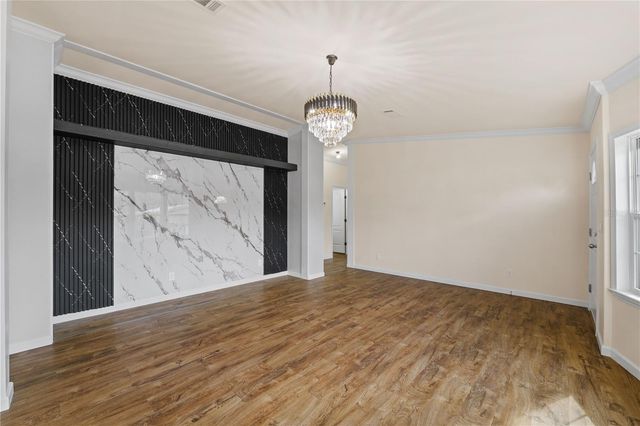 8019 N MEADOWVIEW CIR, Tampa, FL 33625