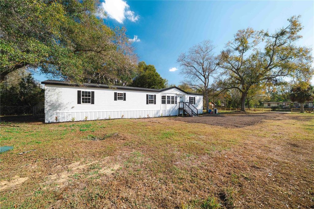 8019 N MEADOWVIEW CIR, Tampa, FL 33625