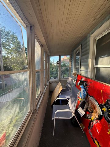 2217 16th Avenue S, Minneapolis, MN 55404