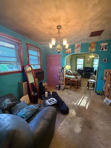2217 16th Avenue S, Minneapolis, MN 55404