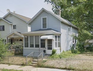 2217 16th Avenue S, Minneapolis, MN 55404