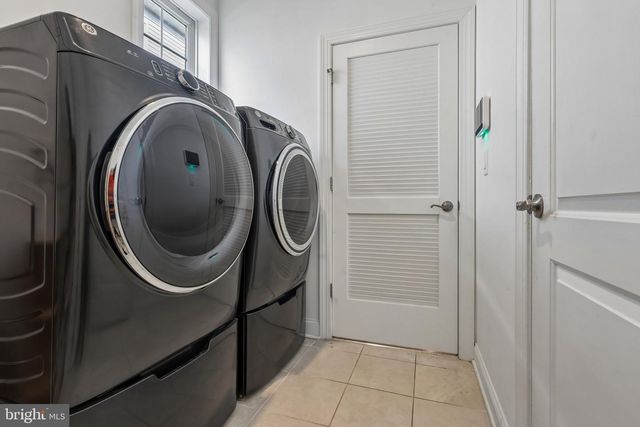 3 SAMARPAN CT, Robbinsville, NJ 08520