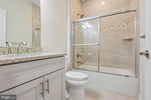 3 SAMARPAN CT, Robbinsville, NJ 08520