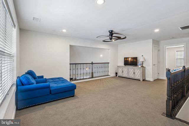 3 SAMARPAN CT, Robbinsville, NJ 08520