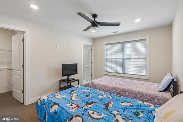 3 SAMARPAN CT, Robbinsville, NJ 08520