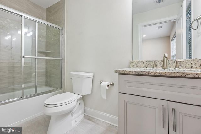 3 SAMARPAN CT, Robbinsville, NJ 08520