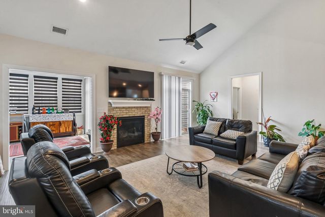 3 SAMARPAN CT, Robbinsville, NJ 08520
