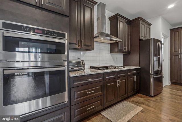 3 SAMARPAN CT, Robbinsville, NJ 08520