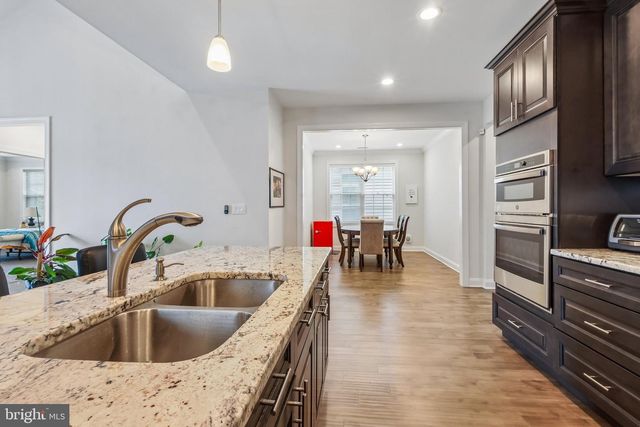 3 SAMARPAN CT, Robbinsville, NJ 08520