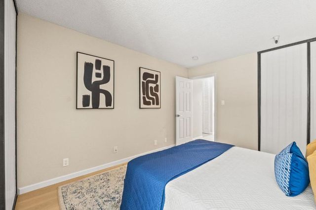 735 El Camino Real 104, Burlingame, CA 94010