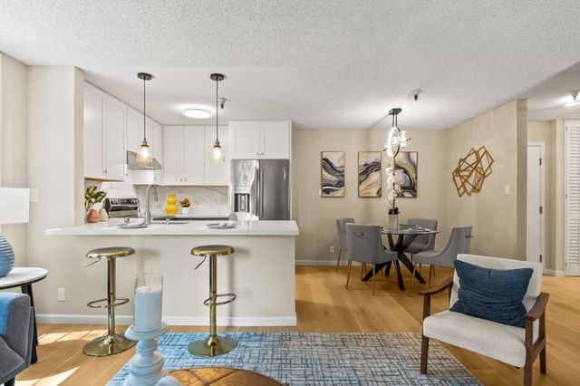 735 El Camino Real 104, Burlingame, CA 94010