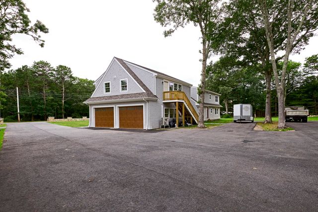 4 Edgerton Dr, Falmouth, MA 02556