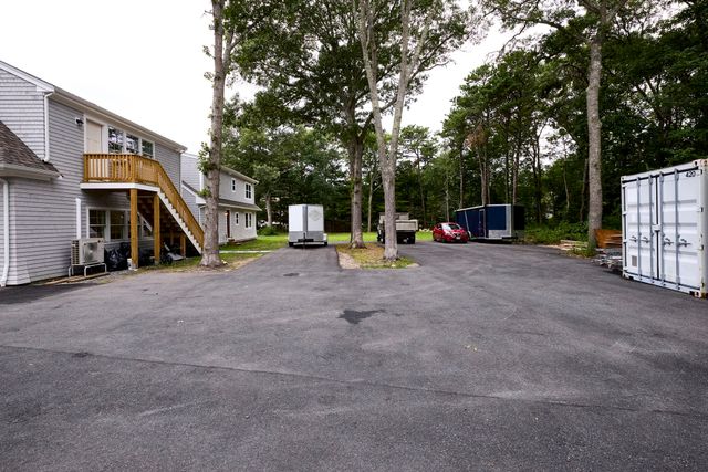 4 Edgerton Dr, Falmouth, MA 02556