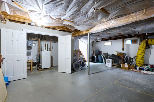 4 Edgerton Dr, Falmouth, MA 02556