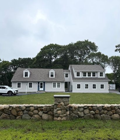 4 Edgerton Dr, Falmouth, MA 02556