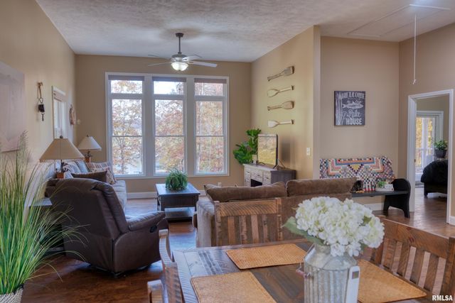 1415 S LAKESHORE Drive South, Goreville, IL 62939