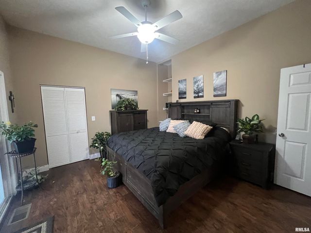 1415 S LAKESHORE Drive South, Goreville, IL 62939