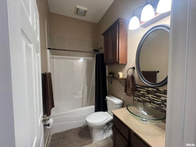 1415 S LAKESHORE Drive South, Goreville, IL 62939