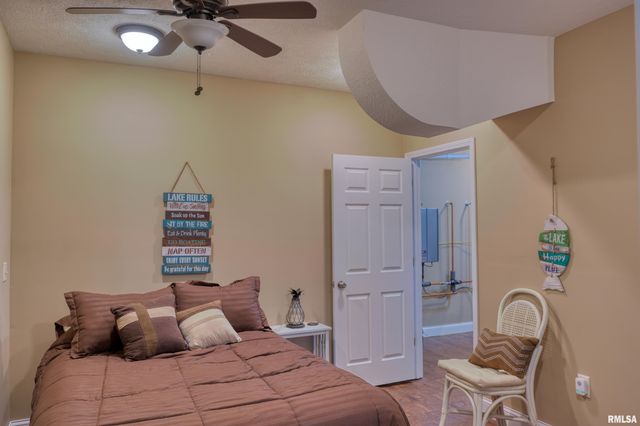 1415 S LAKESHORE Drive South, Goreville, IL 62939