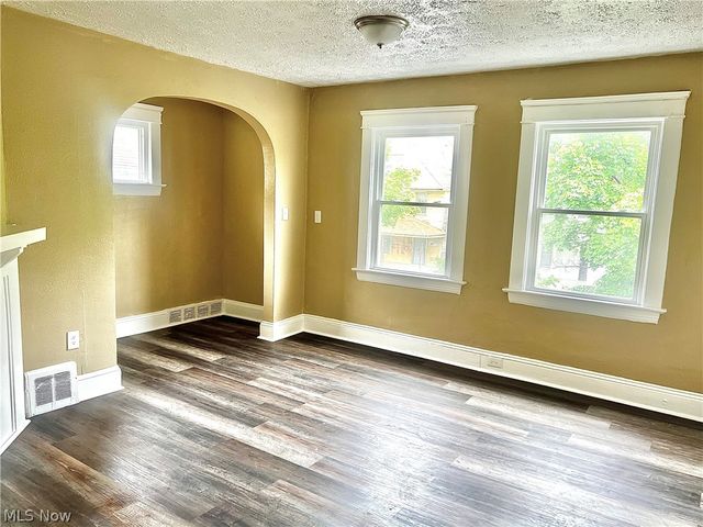 10908 Tacoma Avenue, Cleveland, OH 44108