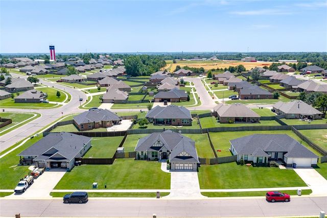 440 Megan Lane, Blanchard, OK 73010
