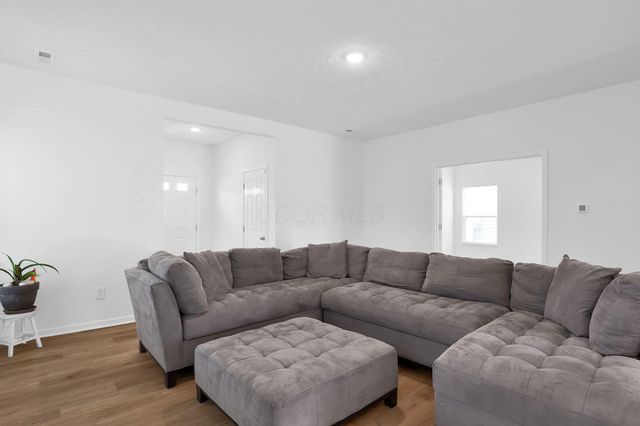 1545 Lewes Castle Drive, Grove City, OH 43123