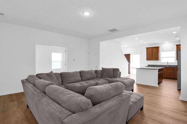 1545 Lewes Castle Drive, Grove City, OH 43123