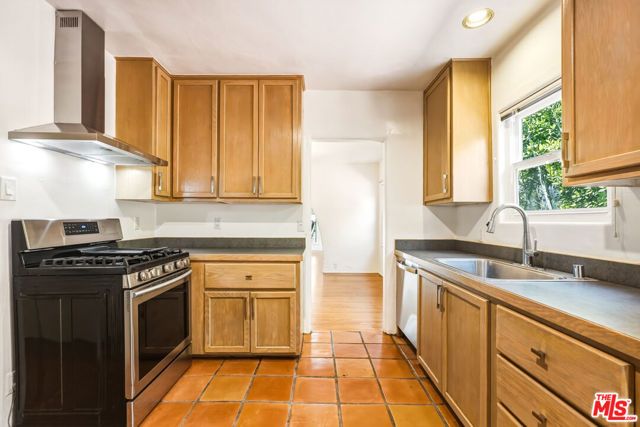 2613 Cloverfield Boulevard, Santa Monica, CA 90405