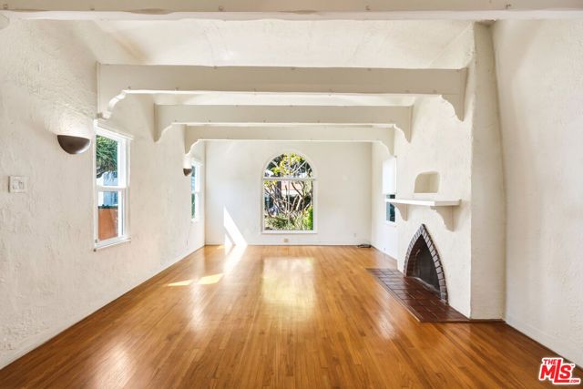 2613 Cloverfield Boulevard, Santa Monica, CA 90405