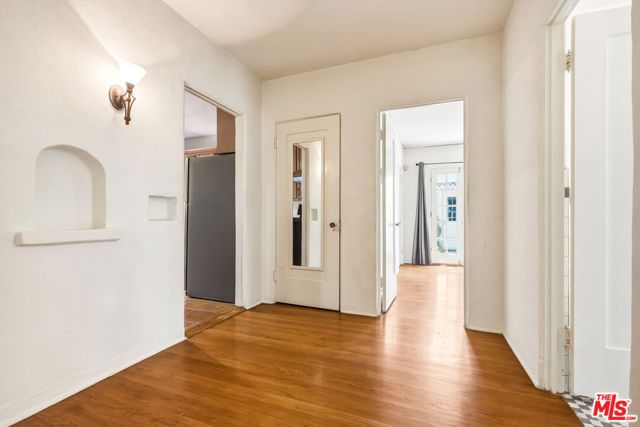2613 Cloverfield Boulevard, Santa Monica, CA 90405