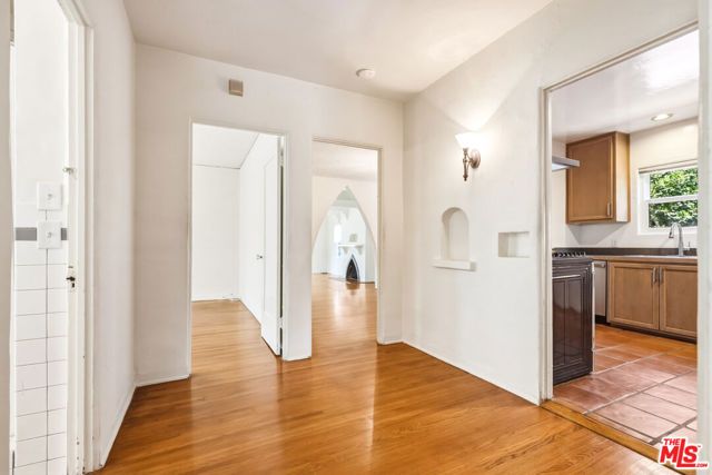 2613 Cloverfield Boulevard, Santa Monica, CA 90405