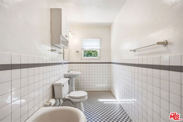 2613 Cloverfield Boulevard, Santa Monica, CA 90405