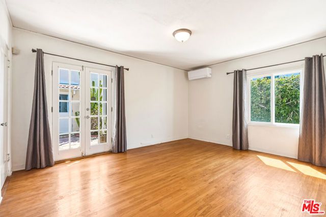 2613 Cloverfield Boulevard, Santa Monica, CA 90405